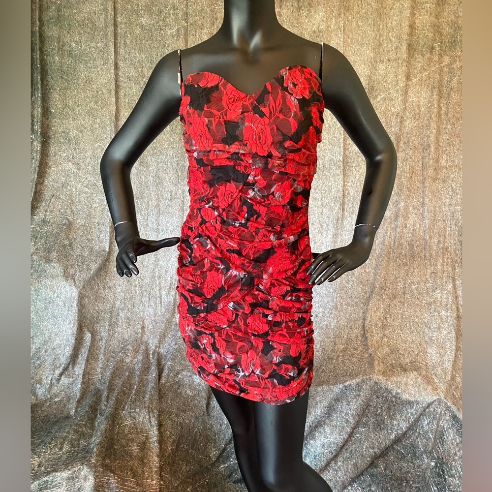 Windsor: Strapless floral print mini dress